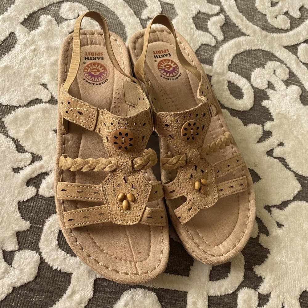 Earth Spirit Andi sandals size 9